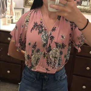 Short sleeve floral pink crop top